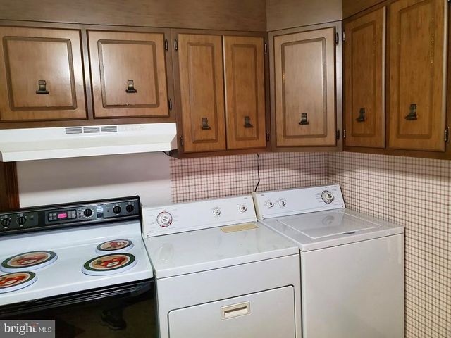 7158 BUNTING RD, Chincoteague Island, VA 23336