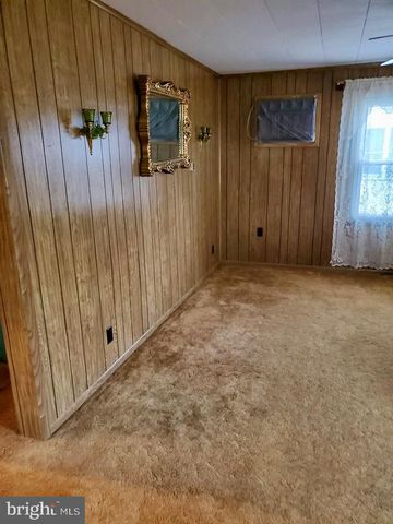 7158 BUNTING RD, Chincoteague Island, VA 23336