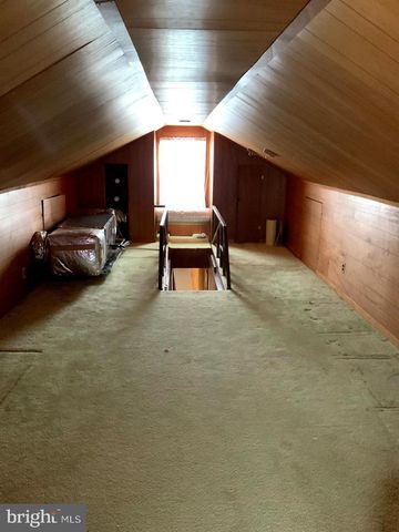 7158 BUNTING RD, Chincoteague Island, VA 23336