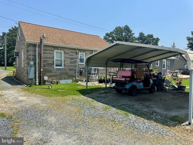 7158 BUNTING RD, Chincoteague Island, VA 23336