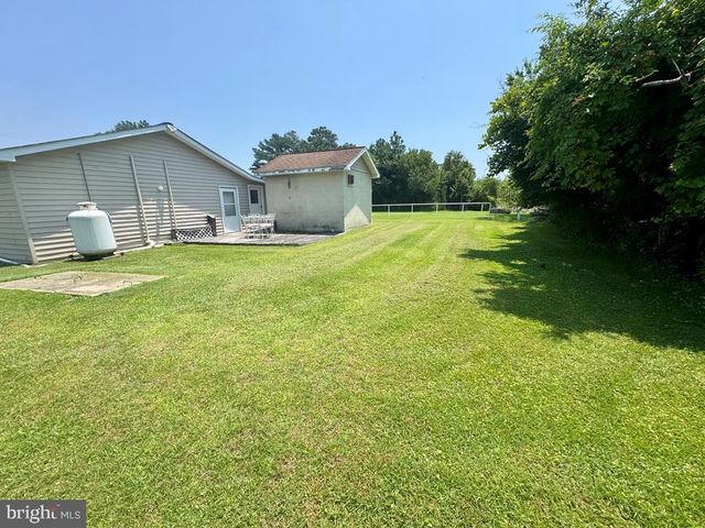 7158 BUNTING RD, Chincoteague Island, VA 23336