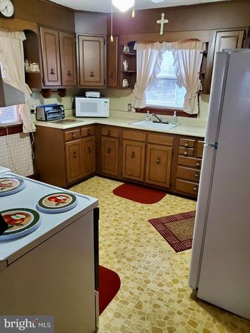 7158 BUNTING RD, Chincoteague Island, VA 23336