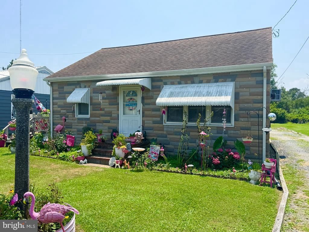 7158 BUNTING RD, Chincoteague Island, VA 23336