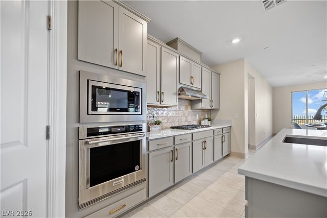 6502 Corsari Ridge Street, Las Vegas, NV 89166