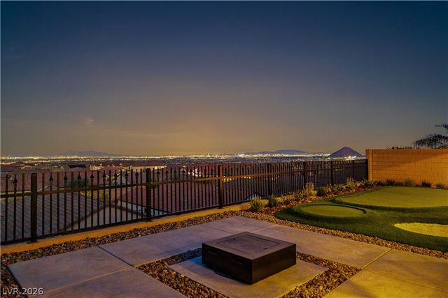6502 Corsari Ridge Street, Las Vegas, NV 89166