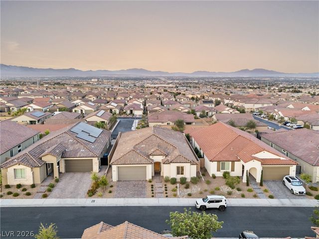 6502 Corsari Ridge Street, Las Vegas, NV 89166