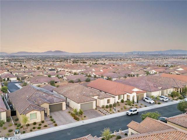 6502 Corsari Ridge Street, Las Vegas, NV 89166