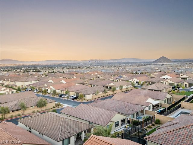 6502 Corsari Ridge Street, Las Vegas, NV 89166