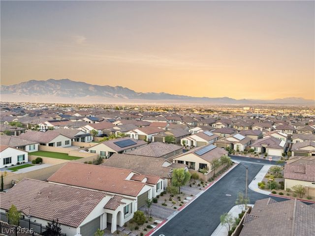 6502 Corsari Ridge Street, Las Vegas, NV 89166
