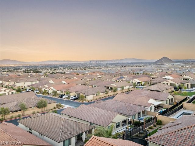 6502 Corsari Ridge Street, Las Vegas, NV 89166