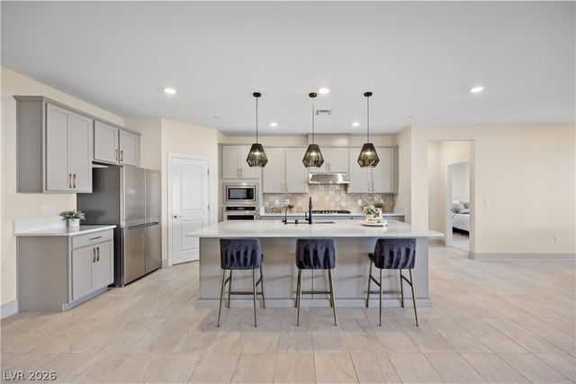 6502 Corsari Ridge Street, Las Vegas, NV 89166
