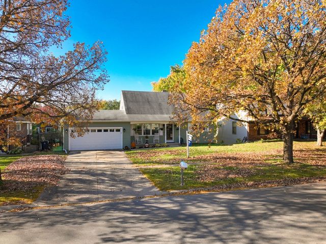 520 N Lyle Avenue, Elgin, IL 60123