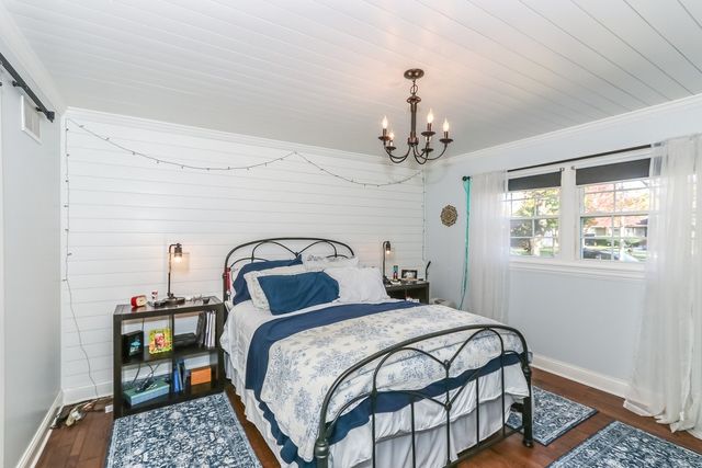 520 N Lyle Avenue, Elgin, IL 60123