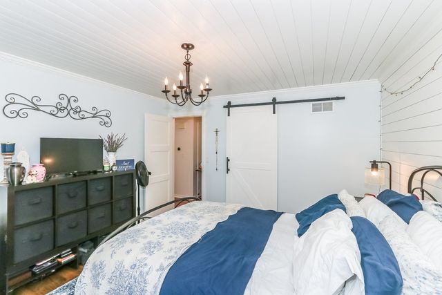 520 N Lyle Avenue, Elgin, IL 60123