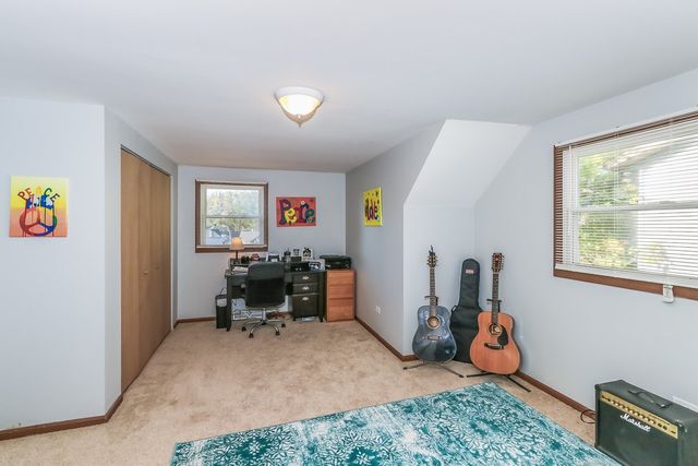 520 N Lyle Avenue, Elgin, IL 60123