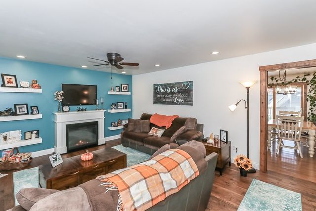 520 N Lyle Avenue, Elgin, IL 60123