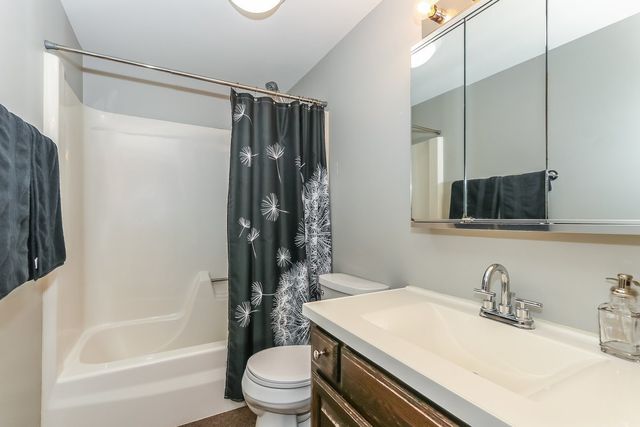 520 N Lyle Avenue, Elgin, IL 60123