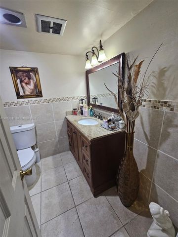 1670 NE 191st St 109-3, Miami, FL 33179