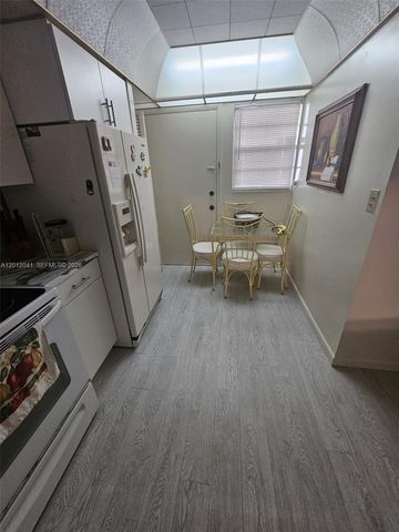 1670 NE 191st St 109-3, Miami, FL 33179