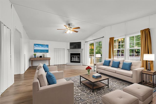 16352 Crockett Crossing, Conroe, TX 77303