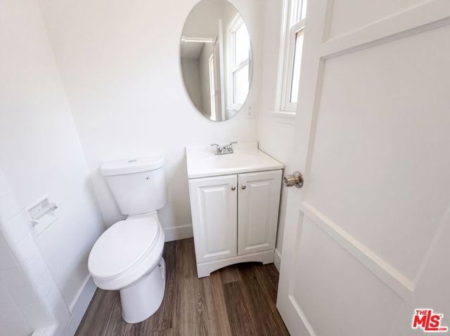 8015 Aldea Avenue, Los Angeles, CA 91406