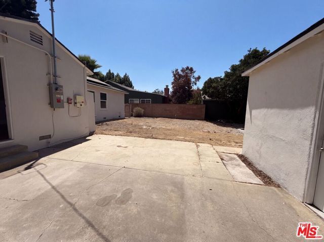 8015 Aldea Avenue, Los Angeles, CA 91406
