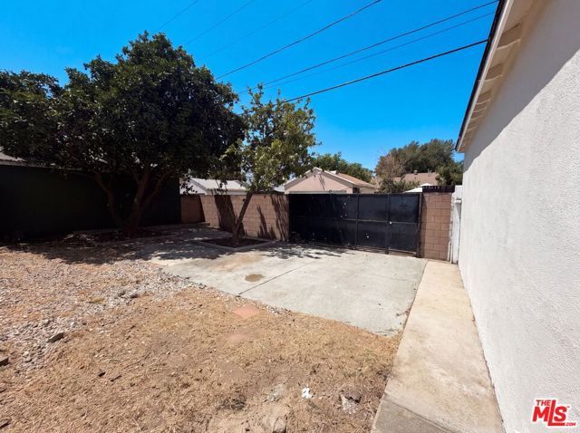 8015 Aldea Avenue, Los Angeles, CA 91406