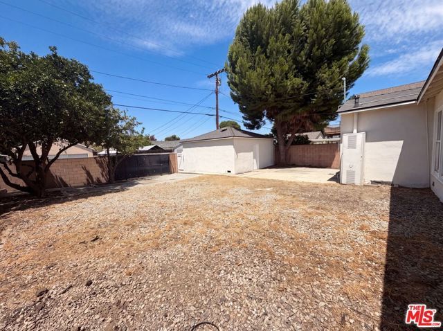 8015 Aldea Avenue, Los Angeles, CA 91406
