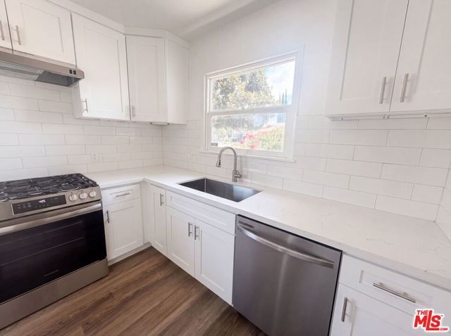 8015 Aldea Avenue, Los Angeles, CA 91406