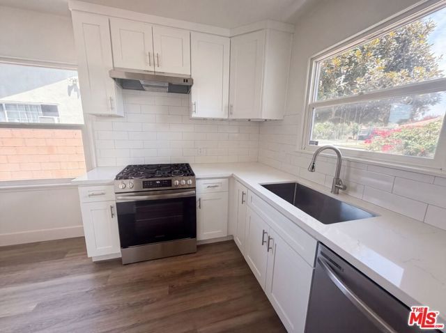 8015 Aldea Avenue, Los Angeles, CA 91406