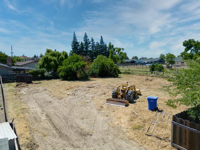 3333 Fresno Ave, Denair, CA 95316