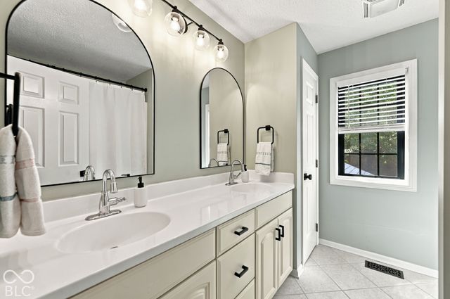 599 Mill Farm Road, Noblesville, IN 46062