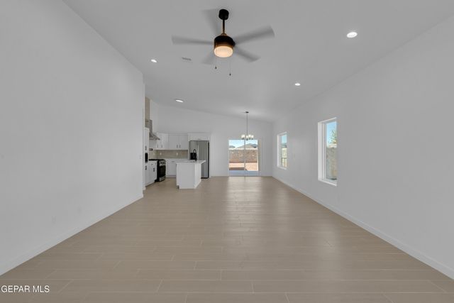 5652 DESERT CALICO Avenue, El Paso, TX 79934
