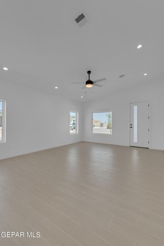 5652 DESERT CALICO Avenue, El Paso, TX 79934