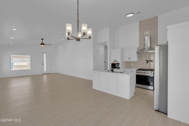 5652 DESERT CALICO Avenue, El Paso, TX 79934