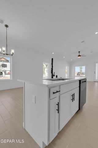 5652 DESERT CALICO Avenue, El Paso, TX 79934
