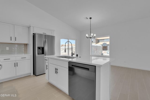 5652 DESERT CALICO Avenue, El Paso, TX 79934