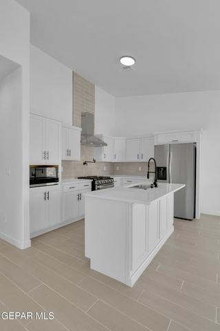 5652 DESERT CALICO Avenue, El Paso, TX 79934