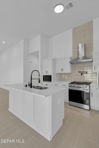 5652 DESERT CALICO Avenue, El Paso, TX 79934