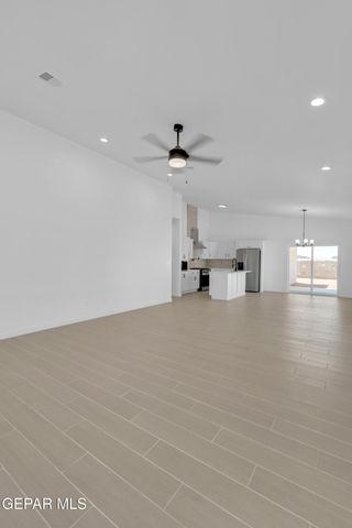 5652 DESERT CALICO Avenue, El Paso, TX 79934