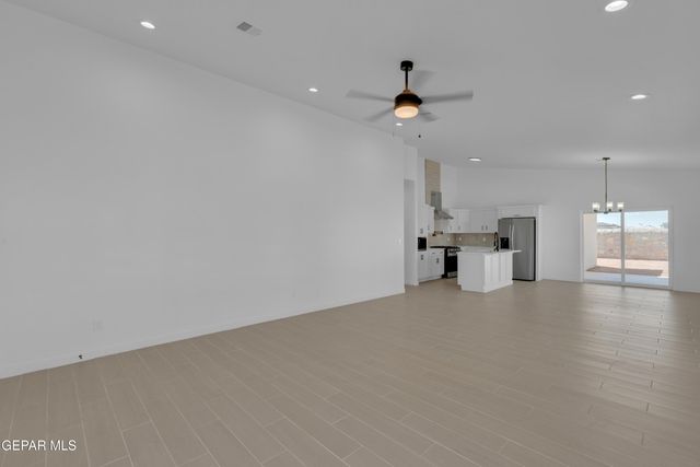 5652 DESERT CALICO Avenue, El Paso, TX 79934