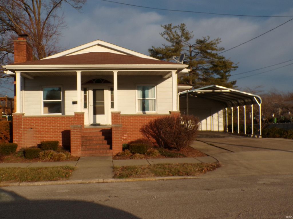 207 Church Street, Loogootee, IN 47553