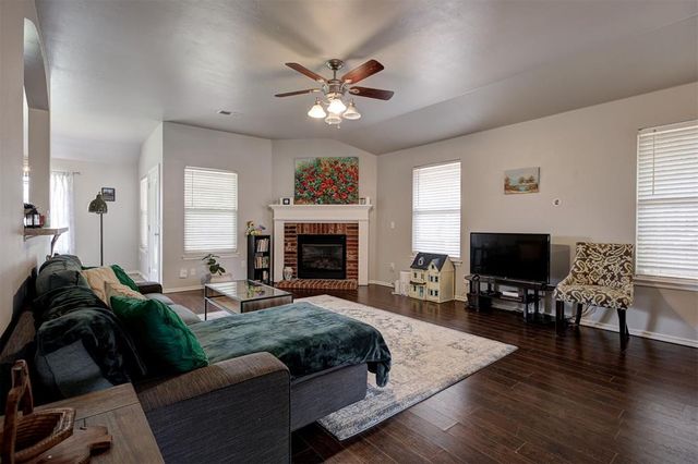 1925 NW 174th Street, Edmond, OK 73012