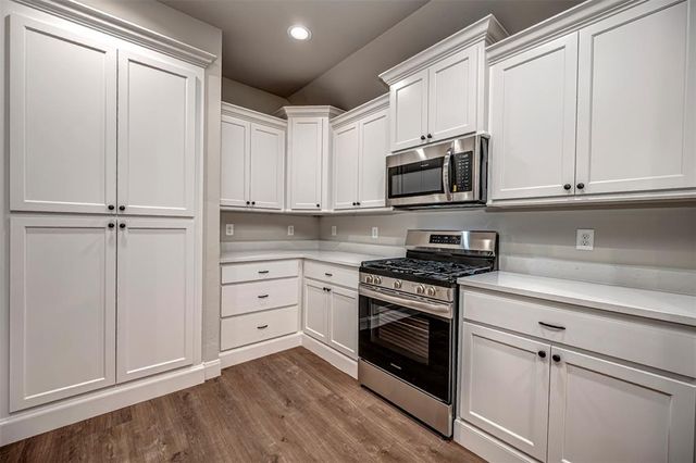 1924 Long Cove Avenue, Yukon, OK 73099