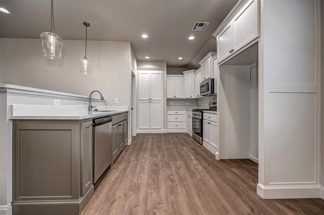 1924 Long Cove Avenue, Yukon, OK 73099