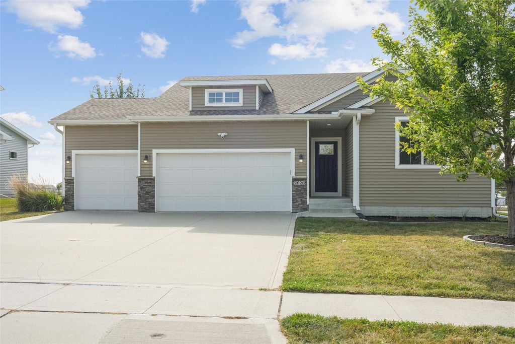 2626 3rd Avenue SW, Altoona, IA 50009