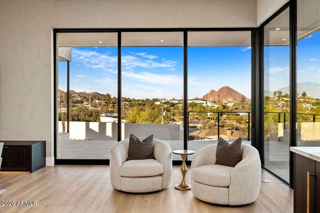 6037 N 21ST Place, Phoenix, AZ 85016