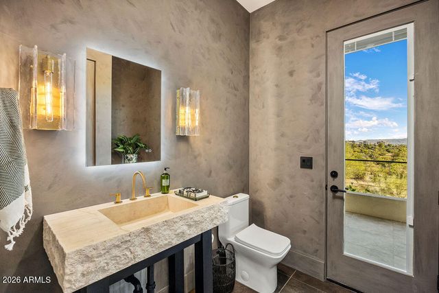 6037 N 21ST Place, Phoenix, AZ 85016