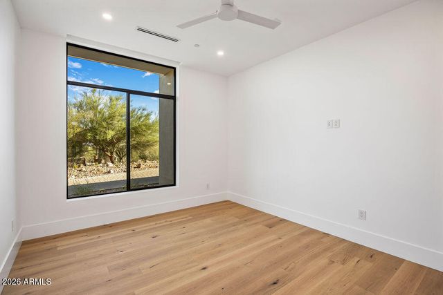 6037 N 21ST Place, Phoenix, AZ 85016