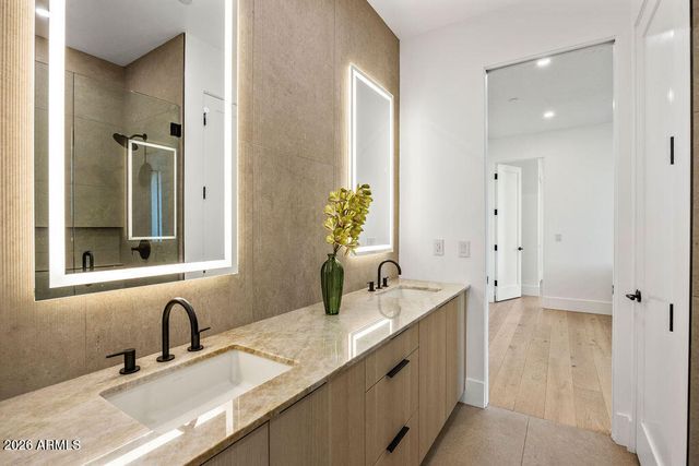 6037 N 21ST Place, Phoenix, AZ 85016